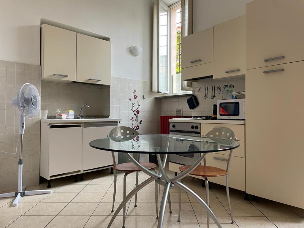 Minimal Loft In Centro A Piacenza Apartment Bagian luar foto