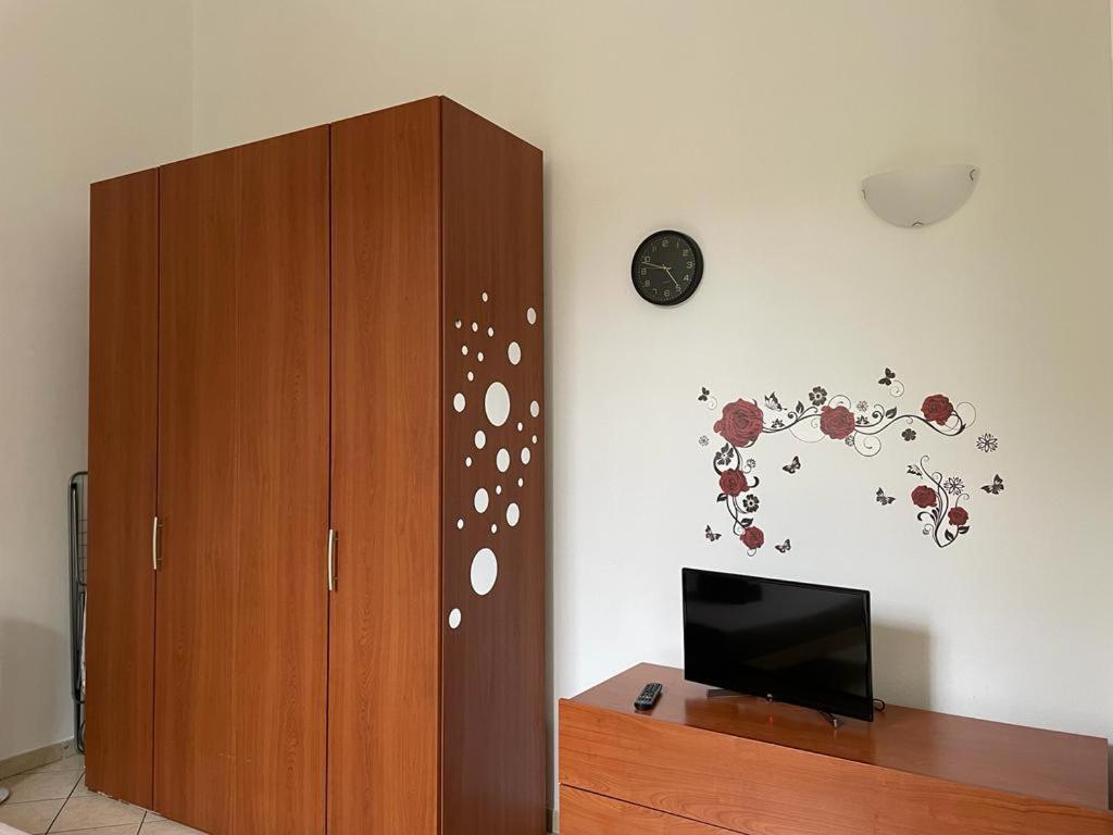 Minimal Loft In Centro A Piacenza Apartment Bagian luar foto