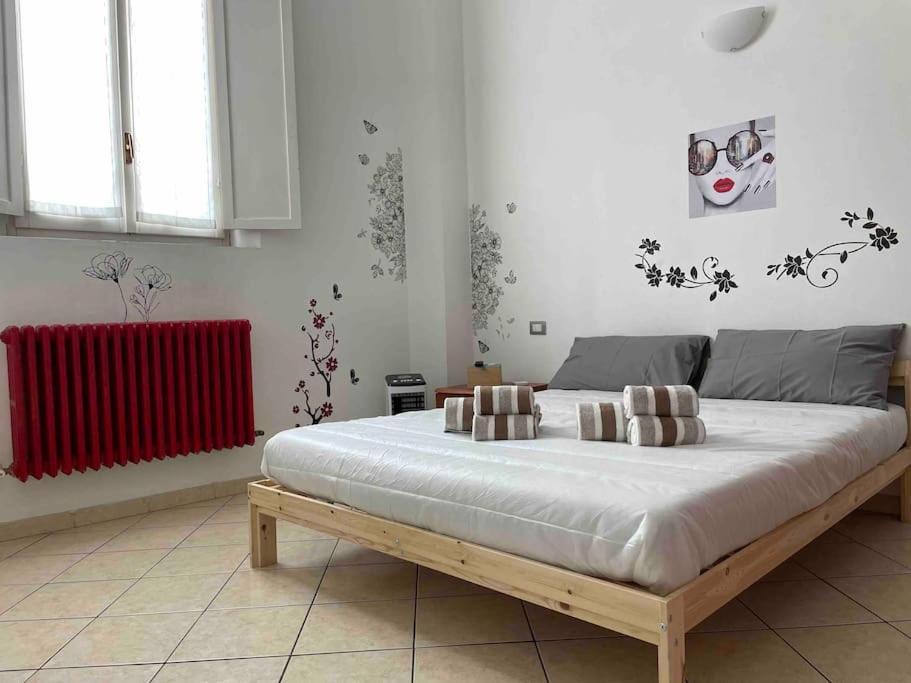 Minimal Loft In Centro A Piacenza Apartment Bagian luar foto
