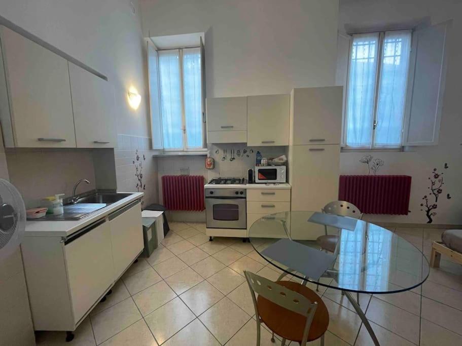 Minimal Loft In Centro A Piacenza Apartment Bagian luar foto