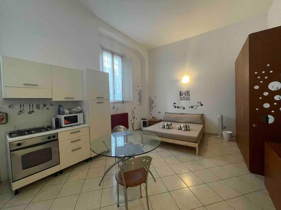 Minimal Loft In Centro A Piacenza Apartment Bagian luar foto
