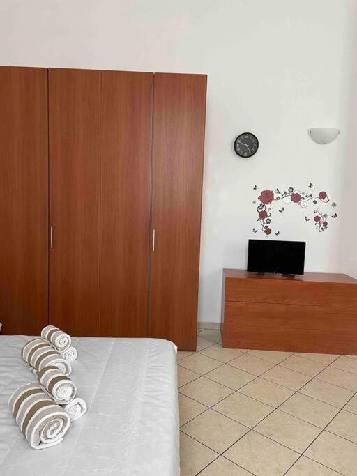 Minimal Loft In Centro A Piacenza Apartment Bagian luar foto